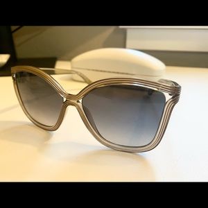 Chloe sunglasses like new